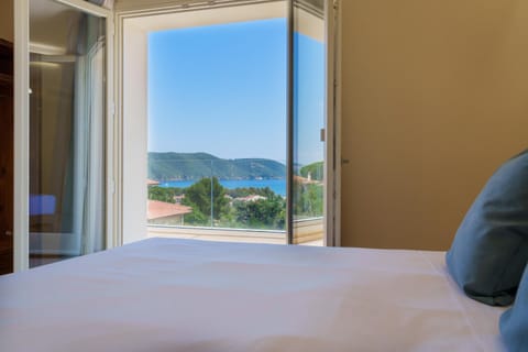 Bed, Bedroom, Sea view