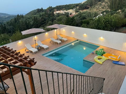 Mountain view, Swimming pool