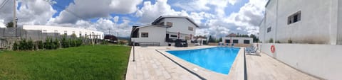 Property building, Day, Garden, Pool view, Swimming pool, sunbed