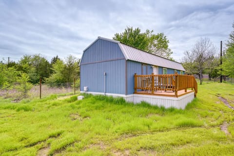 Peaceful Cabin Near Lake Texoma with Fire Pit! Haus in Lake Texoma