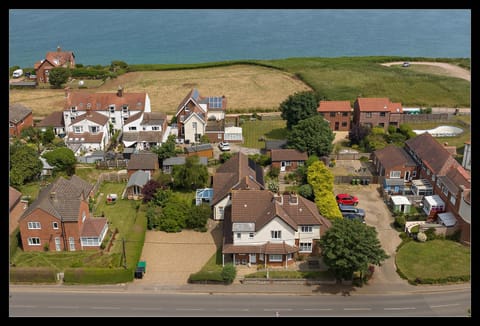 Overcliff Lodge, Mundesley sea view, sleeps 22 Maison in Mundesley