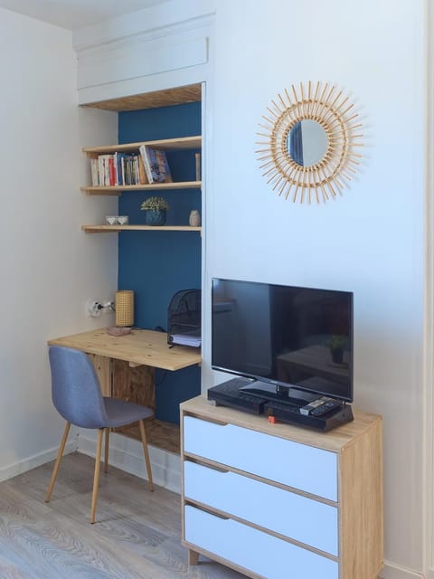 TV and multimedia, Seating area, storage