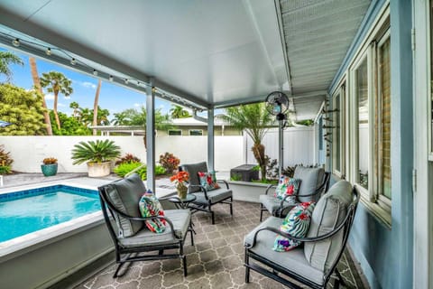 Blue Palm Maison in Saint Armands Key