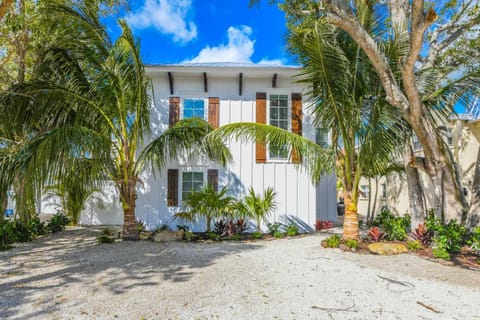 Island House House in Siesta Beach