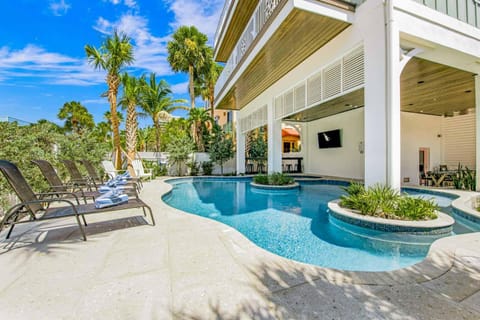 Ocean Overlook House in Siesta Beach