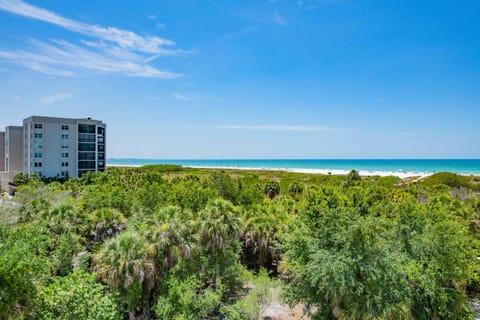 Ocean Overlook House in Siesta Beach