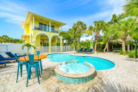 The Pool House House in Siesta Beach