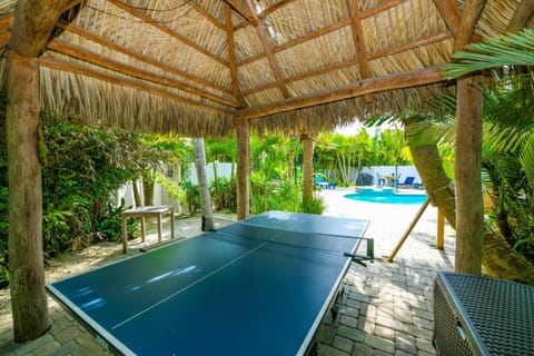 The Pool House House in Siesta Beach