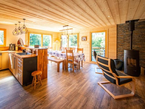 Chalet familial confortable avec spa, proche Gérardmer et station de ski, idéal été et hiver. - FR-1-589-469 House in Xonrupt-Longemer