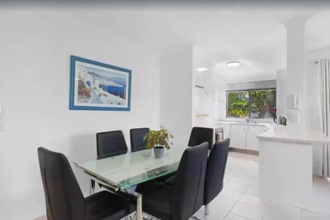 Salerno - Hosted by Burleigh Letting Apartment in Mermaid Beach