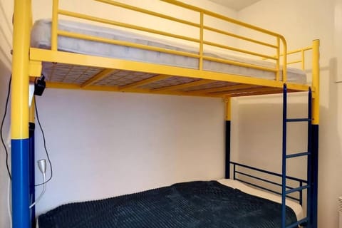 Photo of the whole room, Bedroom, bunk bed