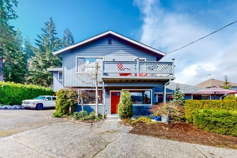 The Canal Is Callin' House in Hood Canal