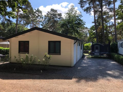 Property building, Facade/entrance, Off site