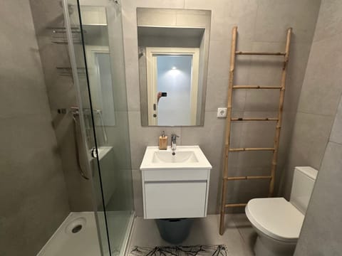 Shower, Toilet, Bathroom