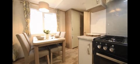 Fantastic Family 3-Bed static Caravan cooper bea House in Mersea Island