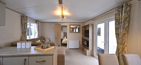 Fantastic Family 3-Bed static Caravan cooper bea House in Mersea Island
