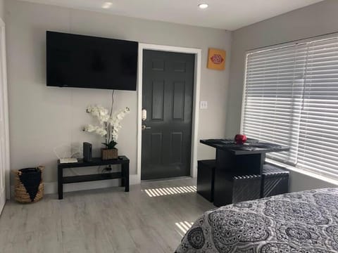 Cozy private studio, East Delray Condo in Delray Beach