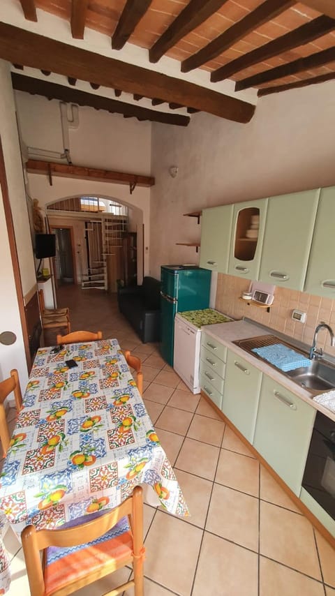 Dining area, kitchen