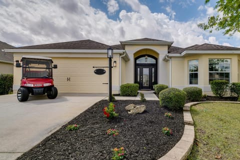 The Villages Home with Private Lanai and Shared Pools! House in The Villages