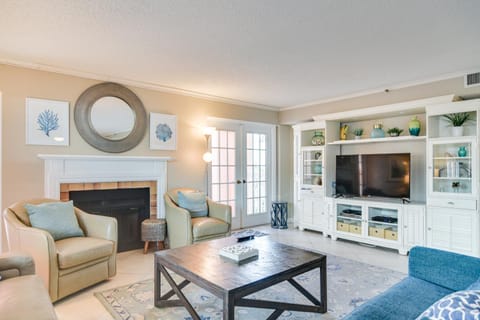 Beachfront Indian Shores Vacation Rental Condo Apartment in Redington Shores