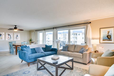 Beachfront Indian Shores Vacation Rental Condo Apartment in Redington Shores