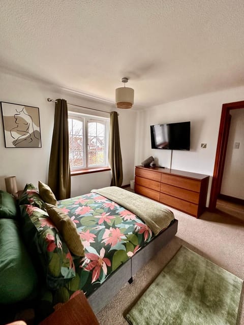 Apartment with parking, close to the Raigmore hospital Apartamento in Inverness