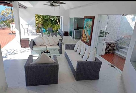 Espectacular Casa Familiar! Con Vista Increible! Villa in Acapulco