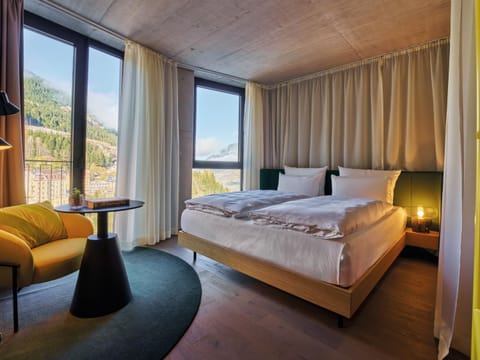 Bed, View (from property/room), View (from property/room), Living room, Photo of the whole room, Bedroom