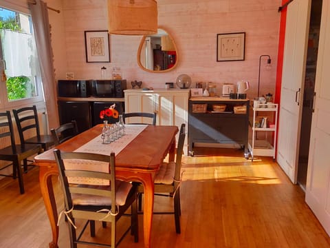 Dining area, Internal: Not applicable to any particular room