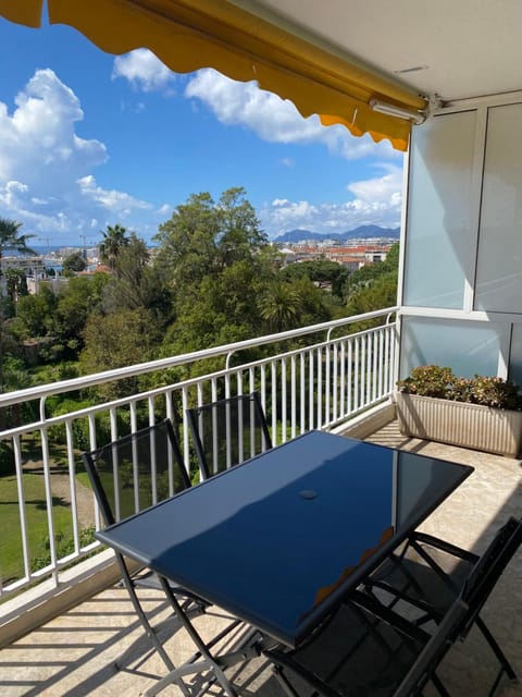 Appartement vue sur mer, proche Croisette Apartment in Cannes