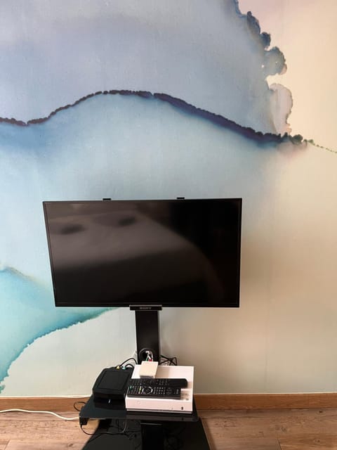 TV and multimedia, locker