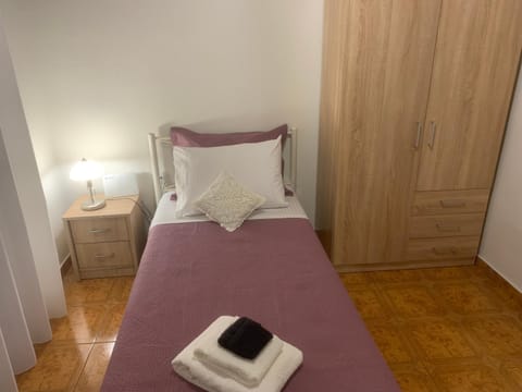 Bed, Bedroom, wardrobe