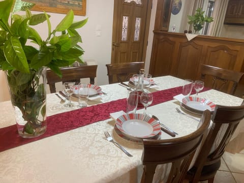 Dining area, Food