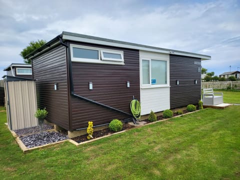 Property building, Garden view