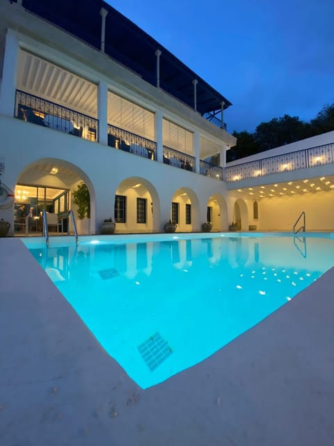 Property building, Swimming pool