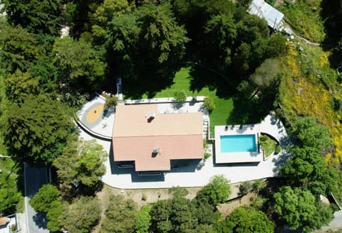 Property building, Bird's eye view, Swimming pool