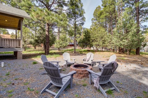 Spacious Lakeside Vacation Rental with Fire Pit Haus in Pinetop-Lakeside