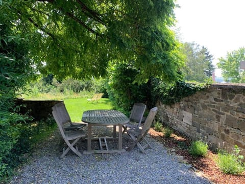 A l'entrée du verger - Charmante maison en pierres House in Dinant