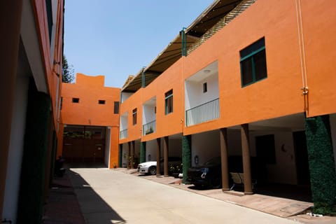 New! Bamboo Rooftop (Jacuzzi & Fun) House in Cuernavaca