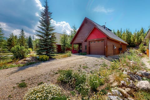 Cozy Cabin Retreat House in Grand Lake