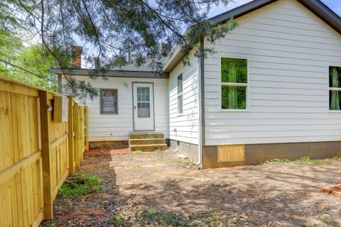 Covington Vacation Rental with Private Yard House in Covington