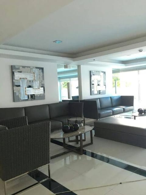 2 BR Condo Jazz cozy at best deal! Apartment in Makati