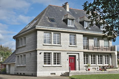 Property building, Day