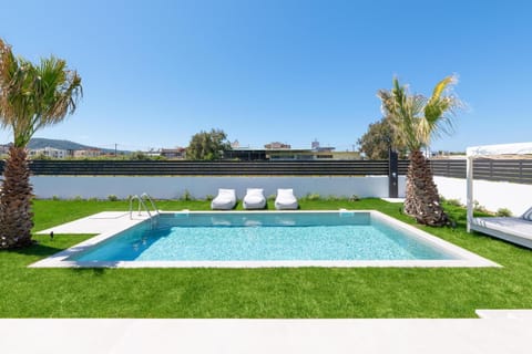 Garden, Garden view, Pool view, Swimming pool, sunbed