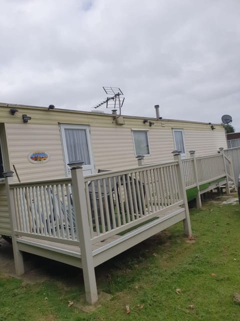 R and B static Caravan Campground/ 
RV Resort in Ingoldmells