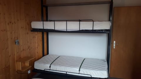 Bed, Bedroom, bunk bed