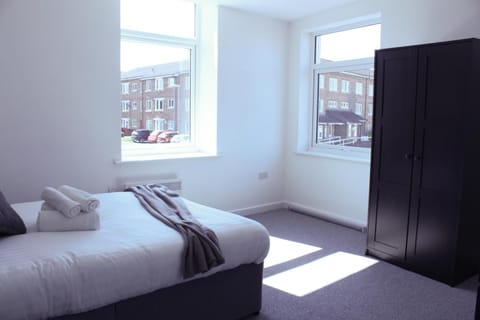 Homely 1Bed Apt with Transport Links to CC Condominio in Rochdale