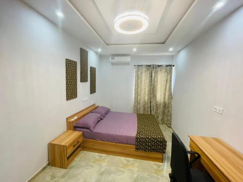 Appartement meublé 2chambres 1salon T3 N10 Résidence LES 11 PLURIELLES Condo in Lomé