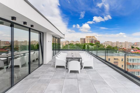 Property building, Patio, Day, View (from property/room), Balcony/Terrace, City view