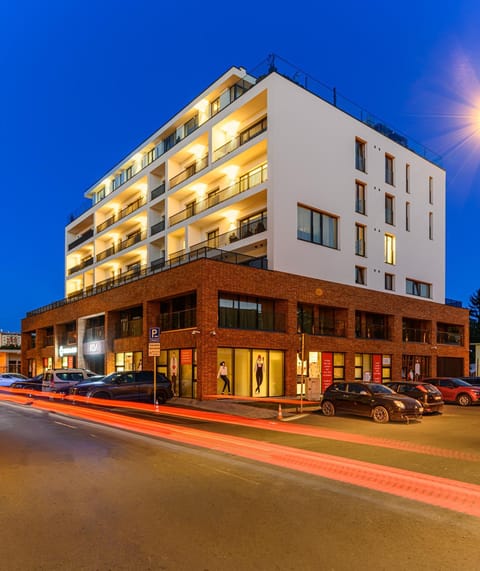 Property building, Night, Neighbourhood, City view, Street view, Location, Parking